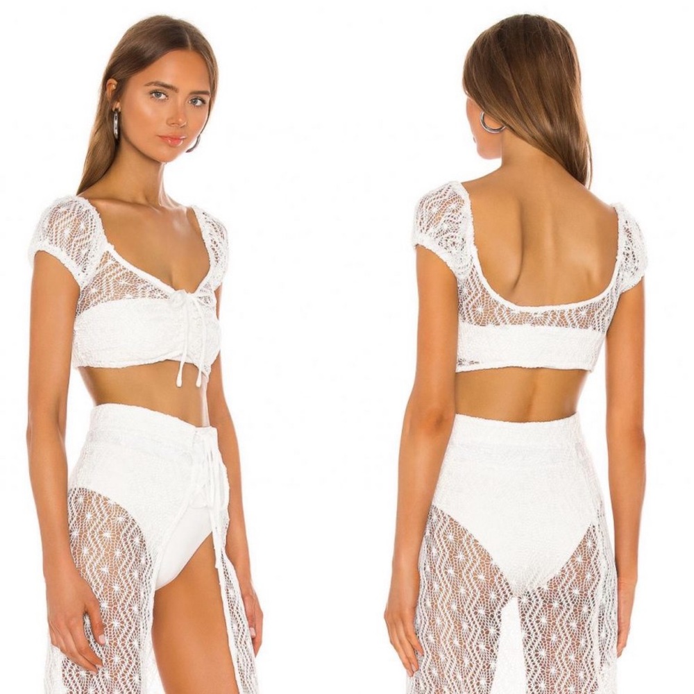 Lovers + Friends NWT Calico crop top in white